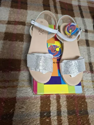 Sandalias plateadas para niña talla 37