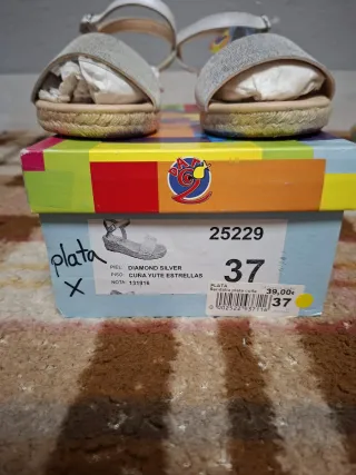 Sandalias plateadas para niña talla 37