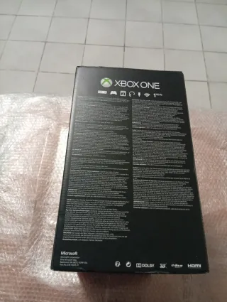Xbox One Halo 5 Limited Edition 1TB Sigillata