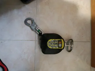 Anticaídas retráctil