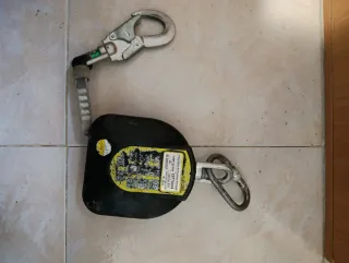 Anticaídas retráctil