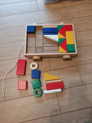 Carrito de bloques de madera