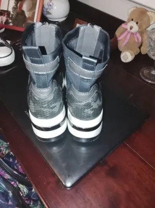 Botín Bamba Negro y Plateado