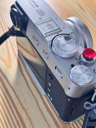 Cámara Fujifilm X100VI + Accesorios