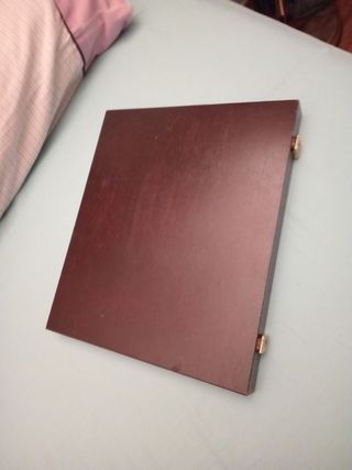 Estuche caja de madera con monedas varios paises