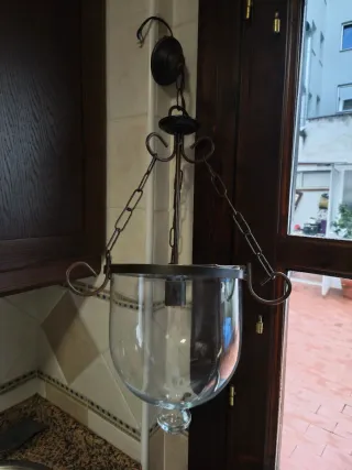 Lámpara colgante de cristal y metal