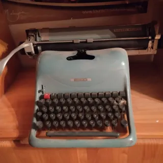 Máquina de escribir Hispano Olivetti Lexicon 80