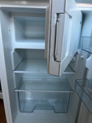 Nevera pequeña Teka, con congelador