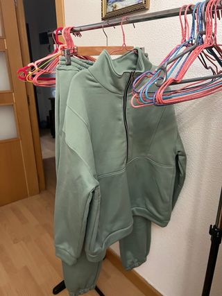 Conjunto chándal verde