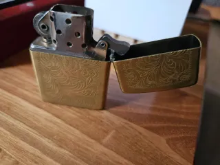 Accendino Zippo High Polish Brass