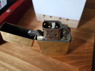 Accendino Zippo High Polish Brass