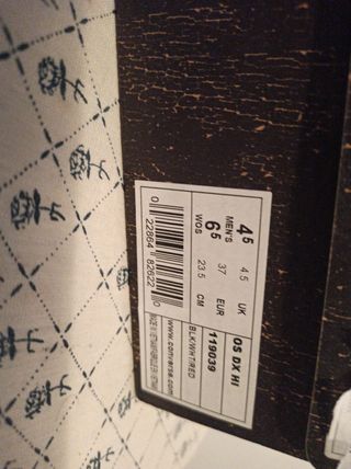 Botas Converse Hi Negras y Rojas Talla 37