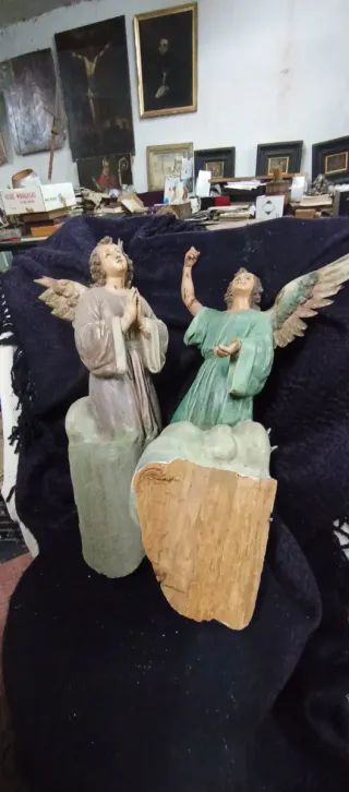 Pareja de ángeles antiguos