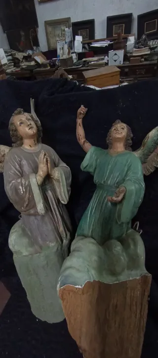 Pareja de ángeles antiguos