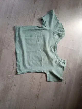 Camiseta corta verde escote cuadrado