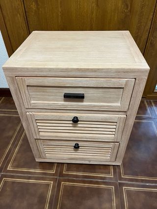 Mesita de noche de madera NUEVA