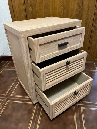 Mesita de noche de madera NUEVA