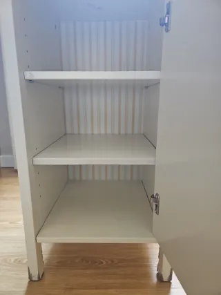 Comodino bianco Ikea