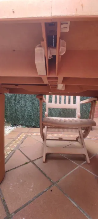 Mesa extensible y 6 sillas resina imitación madera