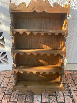 Estantería de madera maciza