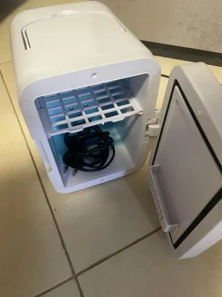 Minifrigo con luce LED