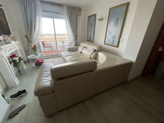 Sofá de piel blanco