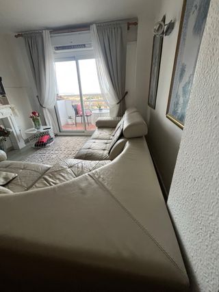 Sofá de piel blanco