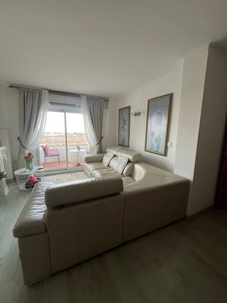 Sofá de piel blanco