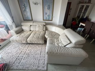 Sofá de piel blanco