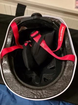 Casco Hello Kitty para niña