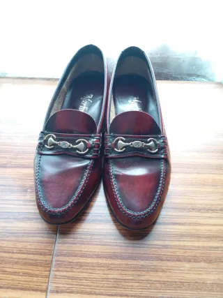 Mocasines Martinelli Piel Burdeos Hebilla Dorada