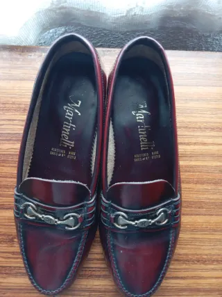 Mocasines Martinelli Piel Burdeos Hebilla Dorada