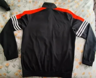Chaqueta Adidas Negra y Naranja