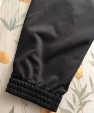 Chaqueta Adidas Negra y Naranja