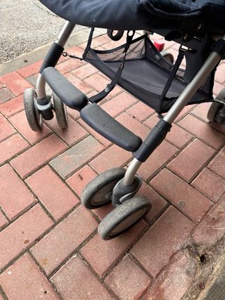 Carro de bebé azul marino con capazo