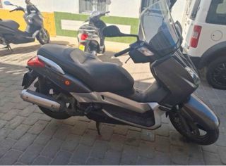 Yamaha Xmax 250