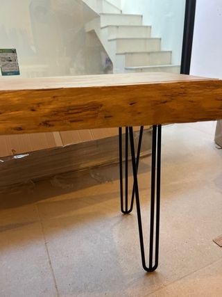 Banco de madera hecho a mano