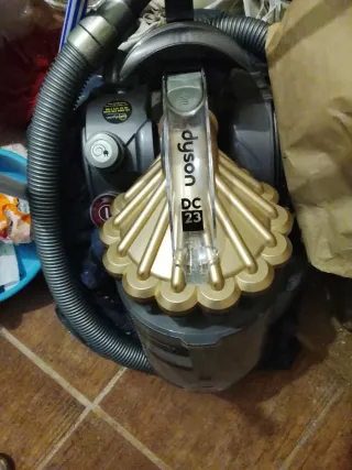 Aspiradora Dyson DC23