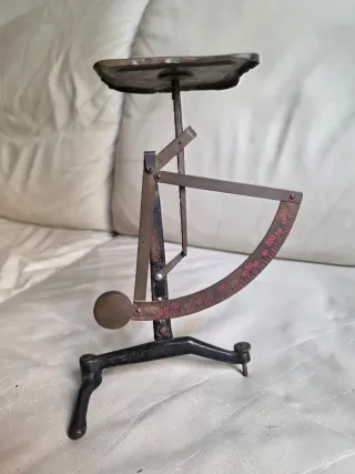 Báscula de precisión antigua 250gr