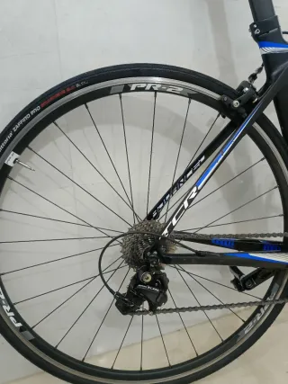 Bicicleta de carretera Giant Negra/Azul