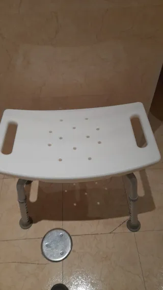 Asiento Ducha Blanco y Plateado