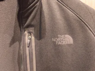 The North Face Chaqueta polar fina, negra