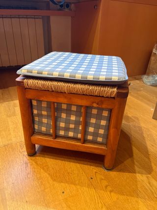 Puff baúl con cojín a cuadros