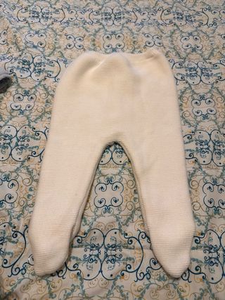 Conjunto abrigo y polainas bebé 6 meses