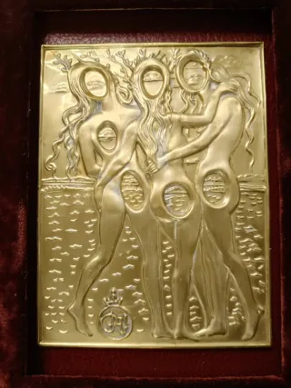 Relieve Salvador Dalí en oro