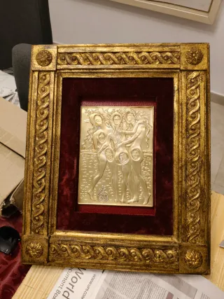 Relieve Salvador Dalí en oro