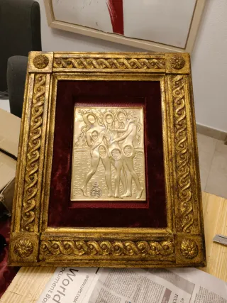 Relieve Salvador Dalí en oro