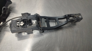 CERRADURA PUERTA DELANTERA IZQUIERDA FORD FOCUS B