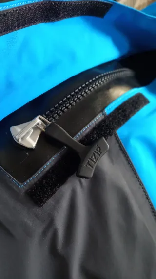 Traje seco vela wingfoil kite talla M 50.