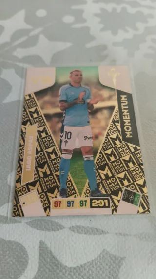 Cromo Adrenalyn Momentum Iago Aspas